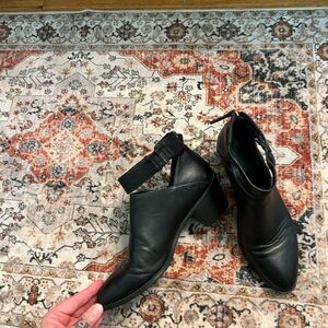 Black heeled shoes